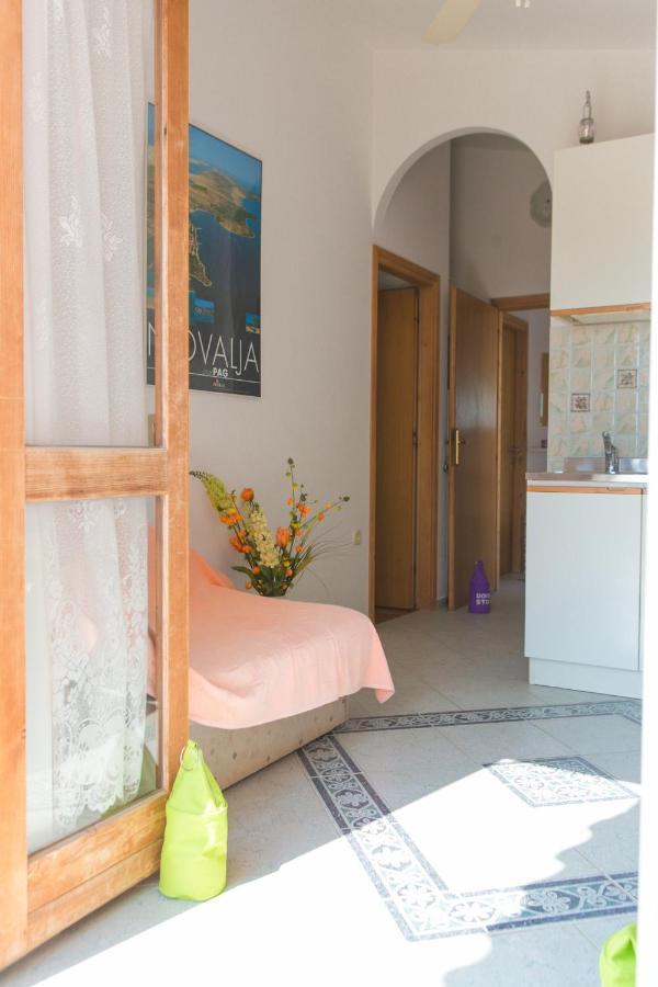Apartments For Families With Children Novalja, Pag - 6490 Eksteriør bilde